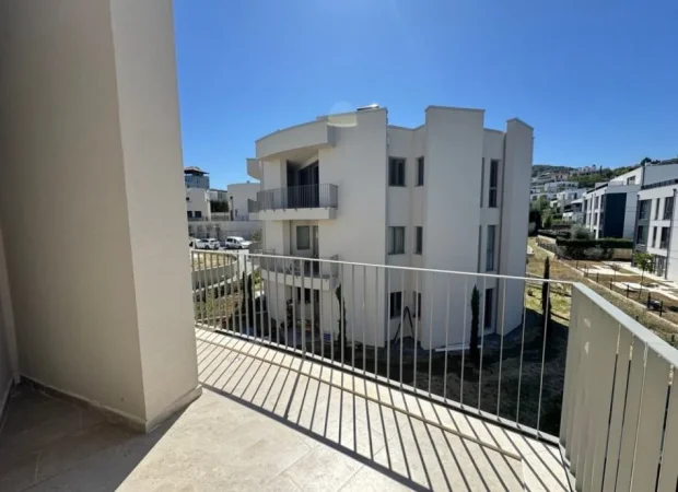Tirane, shitet apartament 2+1+Ballkon Kati 2, 117 m² 300.000 € (Liqeni i Tiranes)