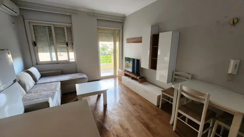 Tirane, jepet me qera apartament 1+1 , 60 m² 450 € 