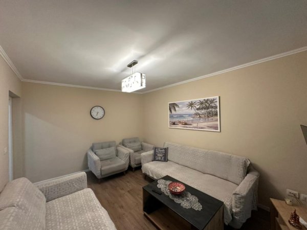 Tirane, jepet me qera apartament 2+1 Kati 3, 93 m² 850 € 