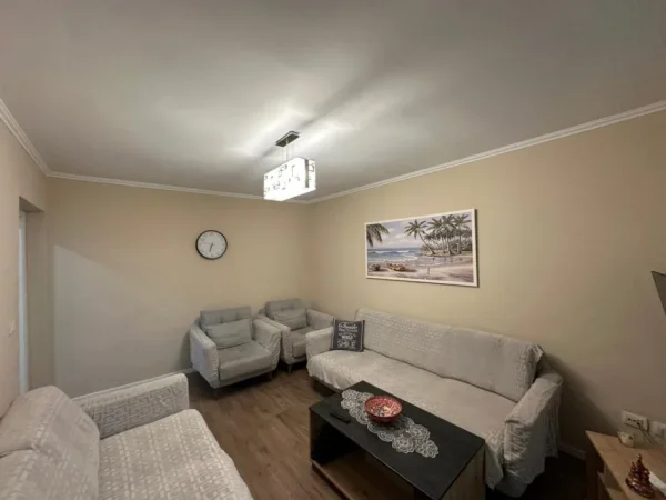 Tirane, jepet me qera apartament 2+1 Kati 3, 93 m² 850 € 