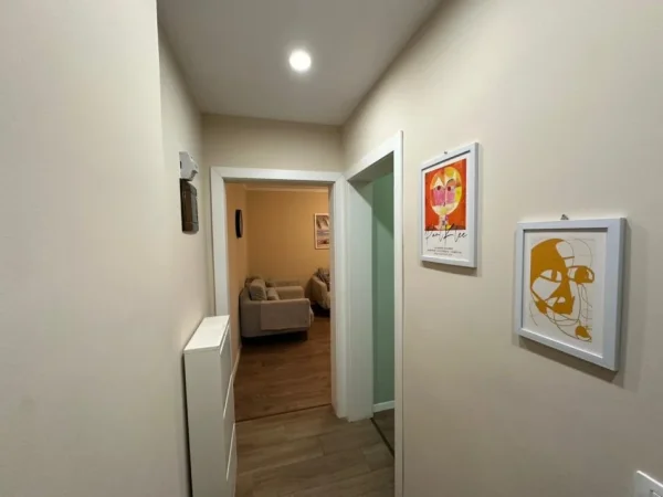 Tirane, jepet me qera apartament 2+1 Kati 3, 93 m² 850 € 