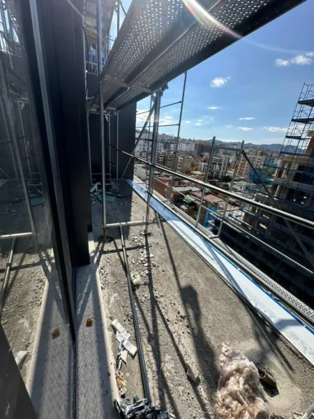 Tirane, shitet apartament 2+1+Aneks+Ballkon , 123 m² 215.000 € (shkoze)