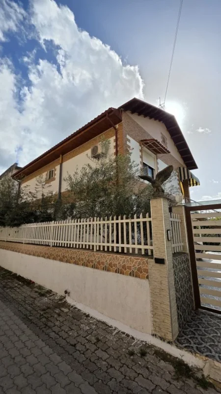 Lushnje, shitet Vile 3 Katshe Kati 0, 510 m² 