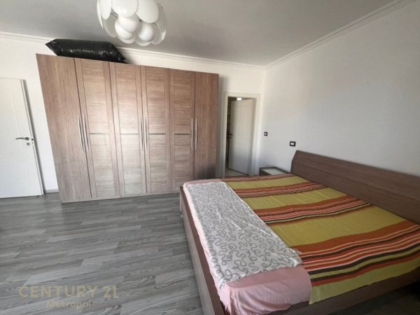 Tirane, jepet me qera apartament 2+1+Aneks+Ballkon Kati 10, 294 m² 1.300 € (Selvia)