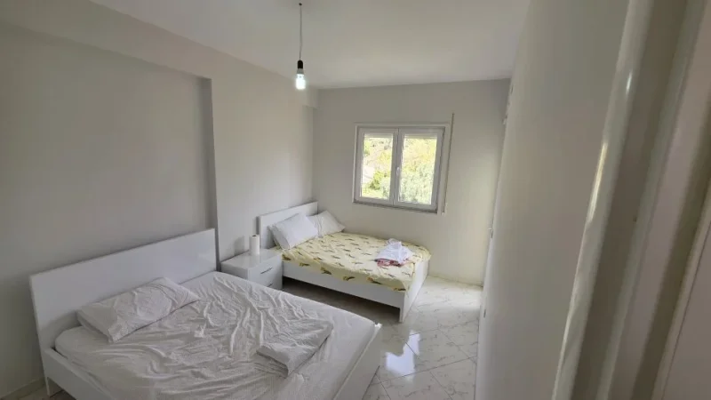 Lushnje, shitet apartament 2+1+Ballkon Kati 6, 104 m² 