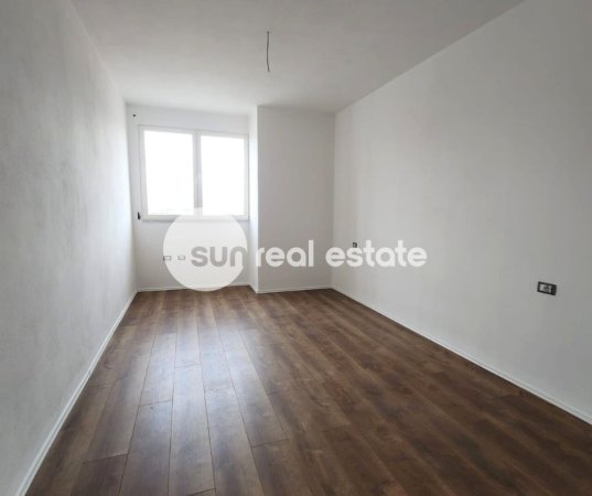 Shkoder, shitet apartament 3+1+Ballkon Kati 7, 140 m² (AFER POLICISE)