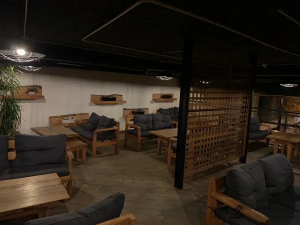 Lushnje, shitet bar-kafe Kati 0, 150 m² 