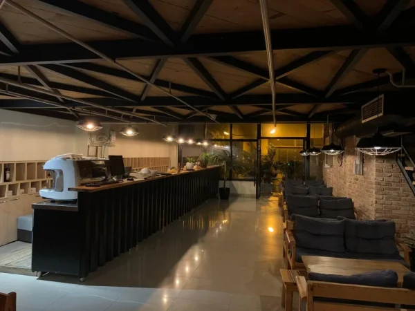 Lushnje, shitet bar-kafe Kati 0, 150 m² 