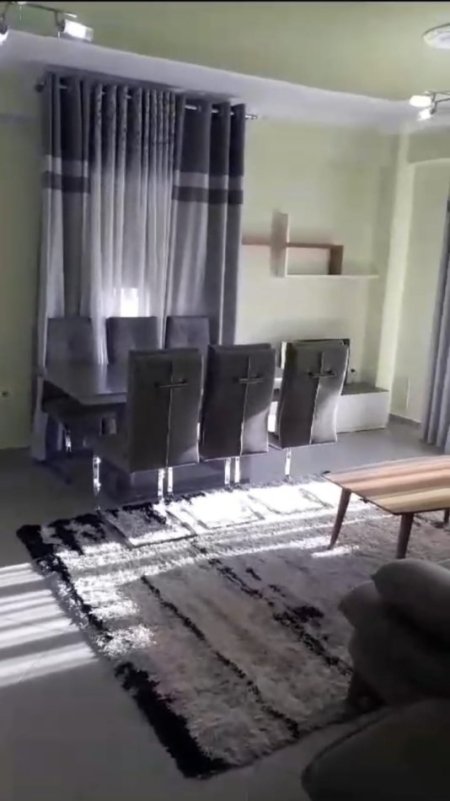 Tirane, jepet me qera apartament 2+1 Kati 4, 400 € 