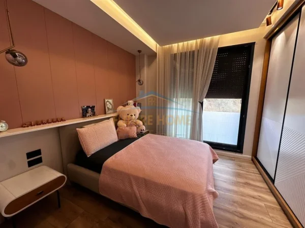 Tirane, jepet me qera apartament 3+1+Ballkon Kati 2, 129 m² 3.200 € (Sofia Hill Residence,Tiranë.)