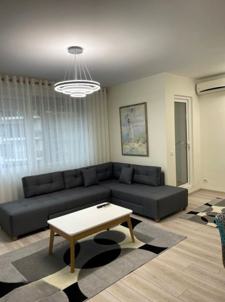 Tirane, jepet me qera apartament 1+1 Kati 8, 75 m² 1.000 € (Rruga e Kosovareve)