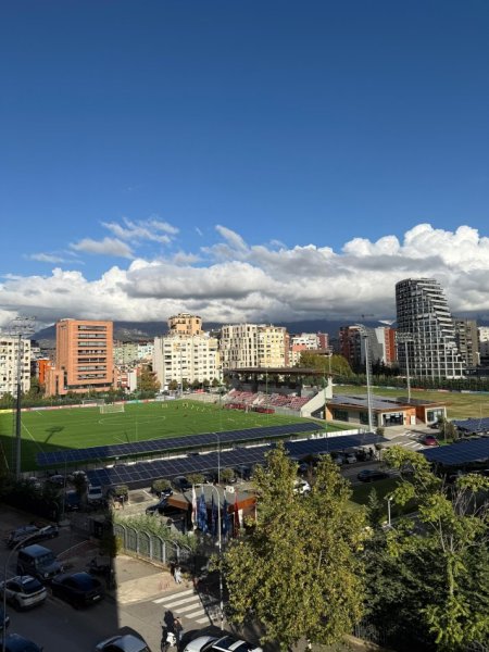 Tirane, jepet me qera zyre Kati 5, 75 m² 1.000 € (Parku Olimpik)