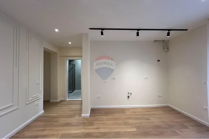 Tirane, shitet apartament 1+1 Kati 4, 58 m² 165.000 € (Rruga Myslym Shyri)