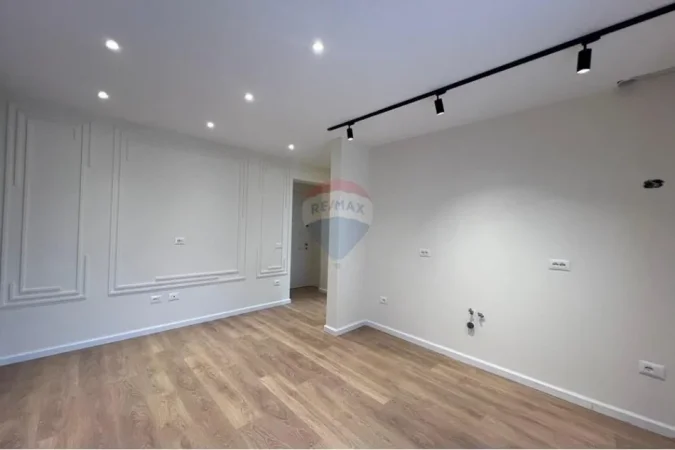 Tirane, shitet apartament 1+1 Kati 4, 58 m² 165.000 € (Rruga Myslym Shyri)