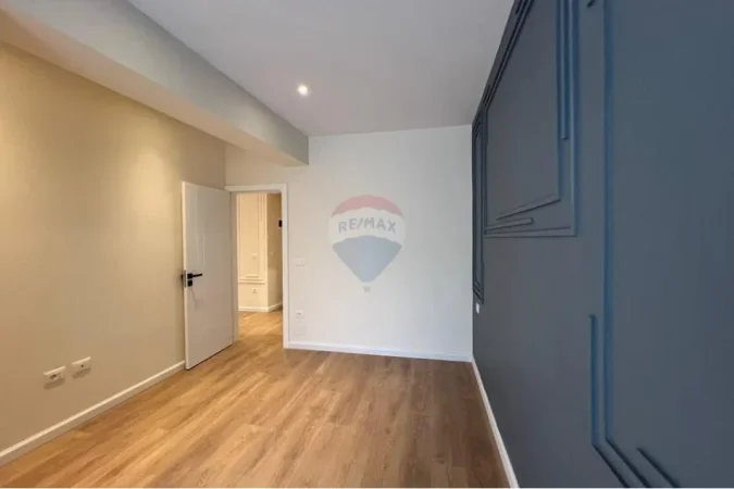 Tirane, shitet apartament 1+1 Kati 4, 58 m² 165.000 € (Rruga Myslym Shyri)