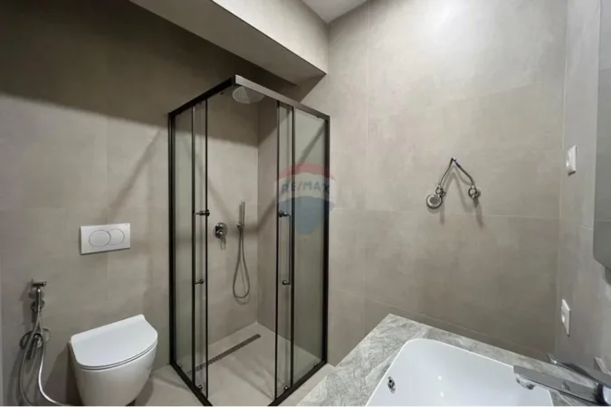 Tirane, shitet apartament 1+1 Kati 4, 58 m² 165.000 € (Rruga Myslym Shyri)