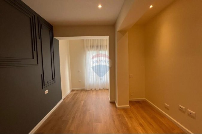 Tirane, shitet apartament 1+1 Kati 4, 58 m² 165.000 € (Rruga Myslym Shyri)