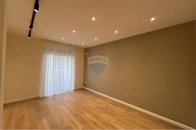 Tirane, shitet apartament 1+1 Kati 4, 58 m² 165.000 € (Rruga Myslym Shyri)