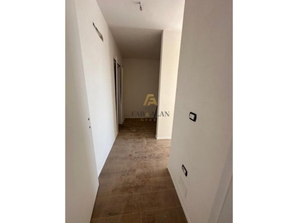 Tirane, shitet apartament 2+1 , 103 m² 166.000 € (Ish Fusha e Aviacionit)