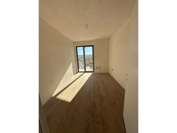 Tirane, shitet apartament 2+1 , 103 m² 166.000 € (Ish Fusha e Aviacionit)