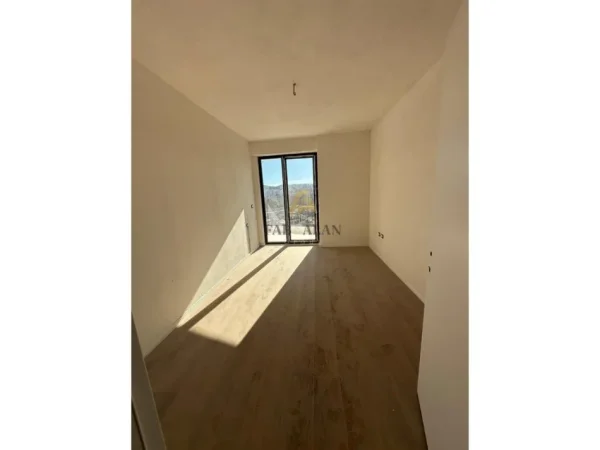 Tirane, shitet apartament 2+1 , 103 m² 166.000 € (Ish Fusha e Aviacionit)