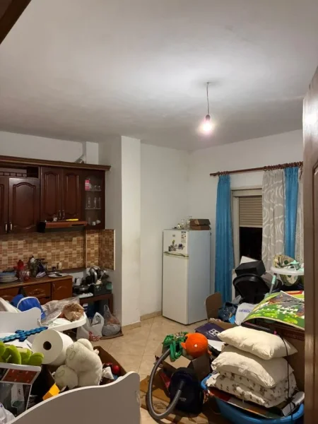 Tirane, jepet me qera apartament 2+1+Ballkon Kati 2, 85 m² 350 € 