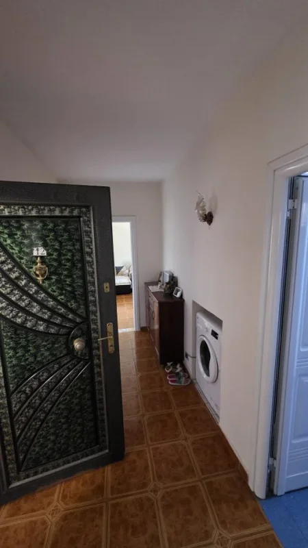 Lushnje, shitet apartament 2+1 Kati 4, 74 m²