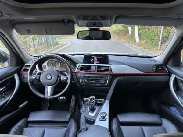 Tirane, shes makine BMW seri 3 (2.0 nafte) Nafte, e bardhë automatik Klima 106.000 km 14.700 €