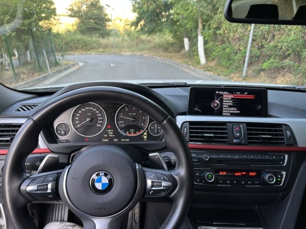 Tirane, shes makine BMW seri 3 (2.0 nafte) Nafte, e bardhë automatik Klima 106.000 km 14.700 €