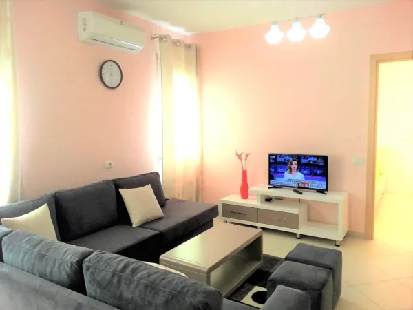 Tirane, jepet me qera apartament 1+1+Ballkon Kati 5, 68 m² 50.000 Leke (Zogu i Zi)