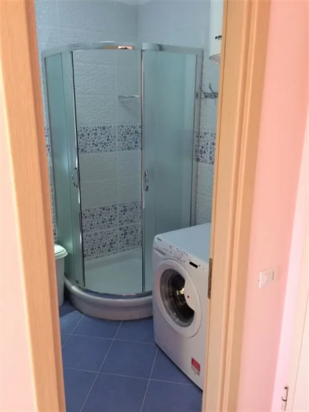 Tirane, jepet me qera apartament 1+1+Ballkon Kati 5, 68 m² 50.000 Leke (Zogu i Zi)