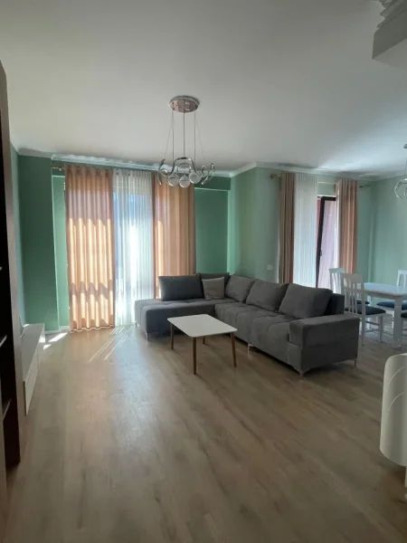 Tirane, jepet me qera apartament 2+1+Ballkon Kati 4, 105 m² 1.150 € (Myslym Shyri)