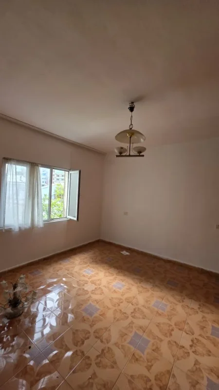 Lushnje, shitet apartament 2+1 Kati 1, 78 m² 