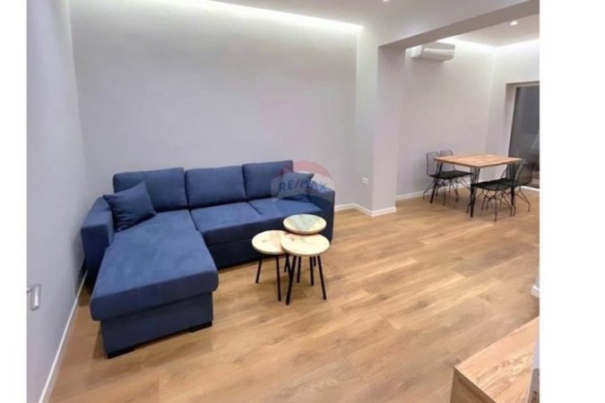 Tirane, shitet apartament 1+1 , (Rruga Muhamet Gjollesha)