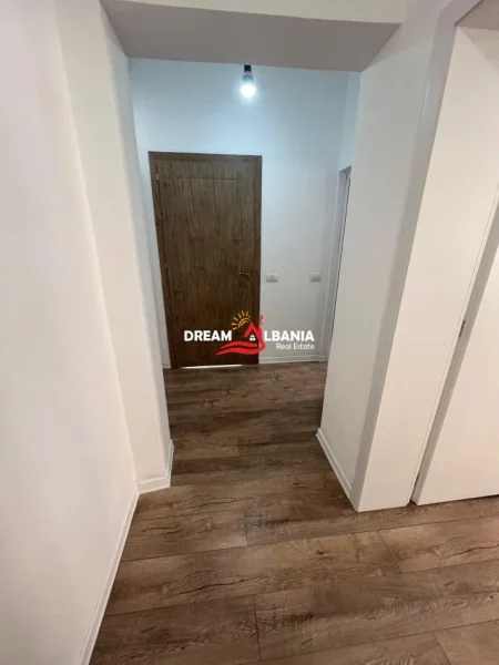 Tirane, jepet me qera Kati 2, 75 m² 600 € (ne Myslym Shyri prane Ish Adidasit)