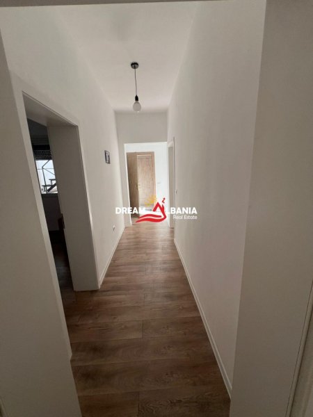 Tirane, jepet me qera Kati 2, 75 m² 600 € (ne Myslym Shyri prane Ish Adidasit)