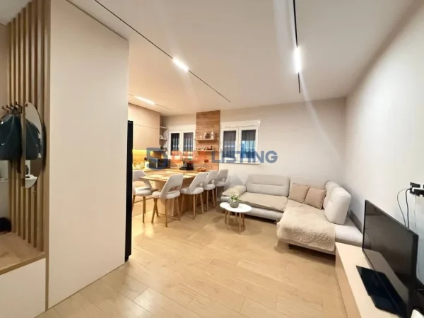 Tirane, shitet apartament 2+1 Kati 0, 96 m² 135.000 € (Rruga e Dibres prane shkolles se bashkuar)