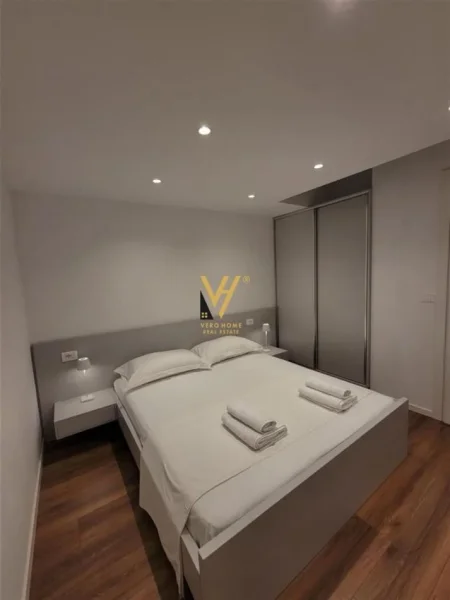 Tirane, jepet me qera apartament 1+1+Ballkon Kati 1, 50 m² 600 € (RRUGA E DURRESIT)