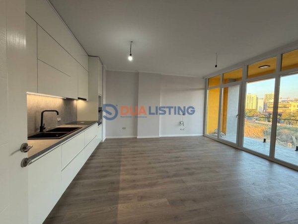 Tirane, jap me qera apartament 2+1 Kati 3, 103 m² 550 € (Kompleksi Bermond)