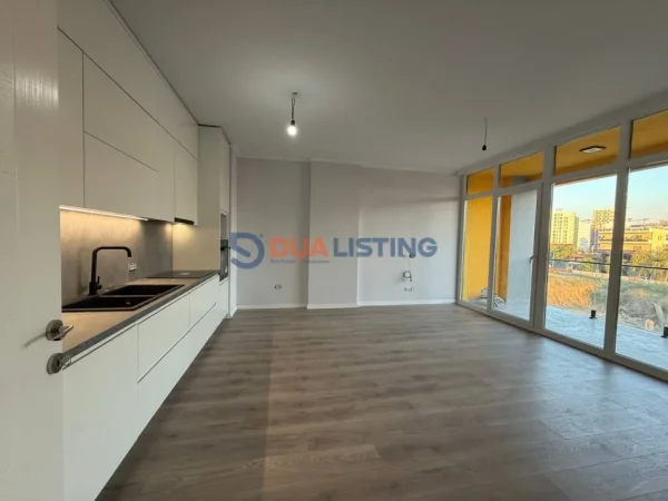 Tirane, jap me qera apartament 2+1 Kati 3, 103 m² 550 € (Kompleksi Bermond)
