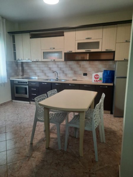 Tirane, jepet me qera Kate Vile, 2+1+Ballkon Kati 3, 100 m² 500 € (Kodra e Priftit ,Tirane)