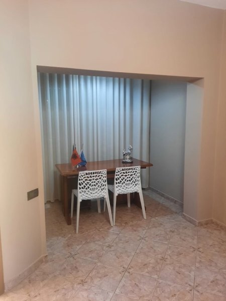 Tirane, jepet me qera Kate Vile, 2+1+Ballkon Kati 3, 100 m² 500 € (Kodra e Priftit ,Tirane)