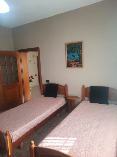 Tirane, jepet me qera Kate Vile, 2+1+Ballkon Kati 3, 100 m² 500 € (Kodra e Priftit ,Tirane)