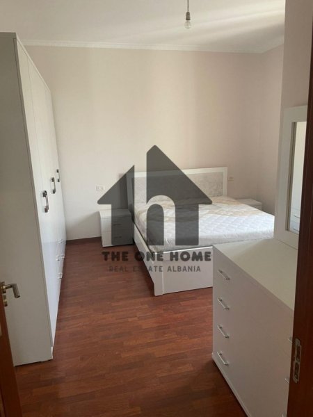 Tirane, jepet me qera apartament 3+1+Ballkon Kati 2, 120 m² 420 € (Bulevardi Ri)