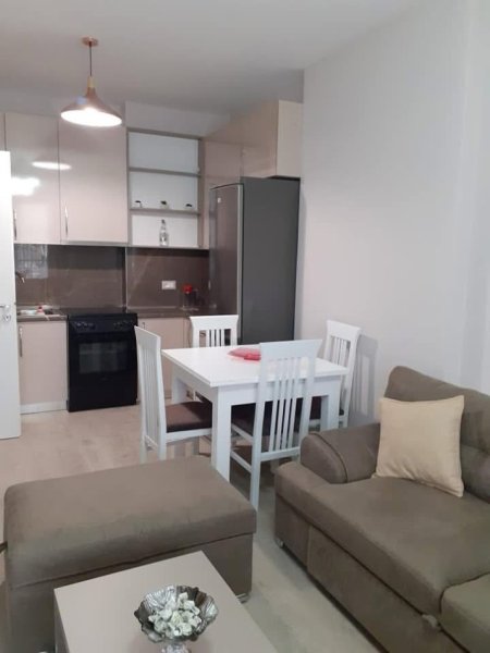 Tirane, shitet apartament 1+1 Kati 6, 110.500 € 