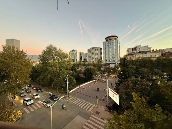Tirane, jepet me qera apartament 3+1+Aneks Kati 4, 95 m² (Shallvare)