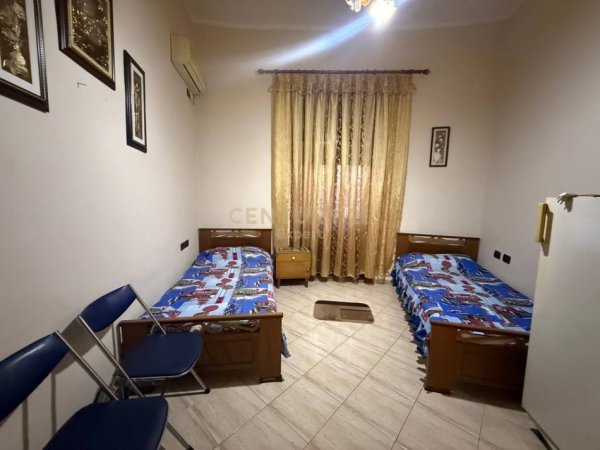 Tirane, jepet me qera apartament 3+1+Aneks Kati 4, 95 m² (Shallvare)