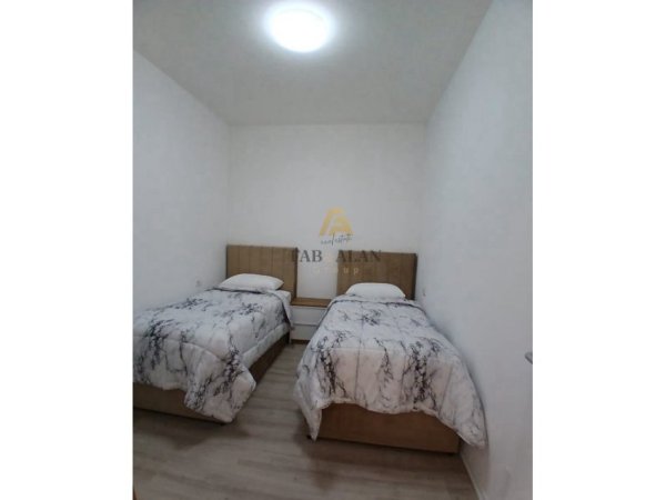 Tirane, jepet me qera apartament 2+1 Kati 4, 76 m² 1.000 € (Zogu i Zi)