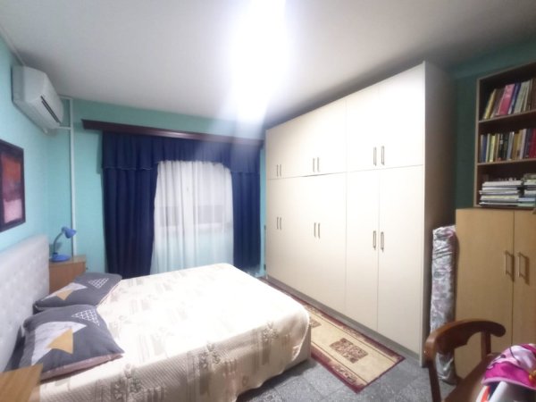 Tirane, jepet me qera apartament 4+1+Ballkon Kati 2, 137 m² 1.300 € (Zogu i Zi)