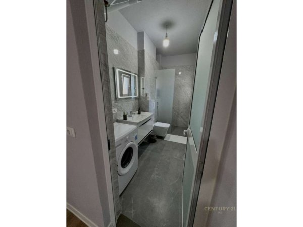 Tirane, jepet me qera apartament 2+1 Kati 2, 94 m² 700 € (Bulevardi i ri)